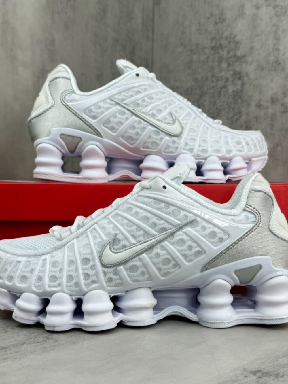 Nike Shox TL Casual running shoes Silvery-white